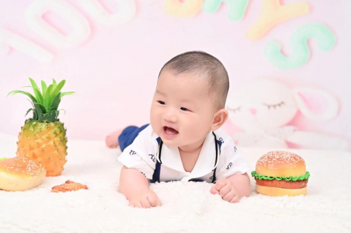 珠海宝宝在妈妈肚子里